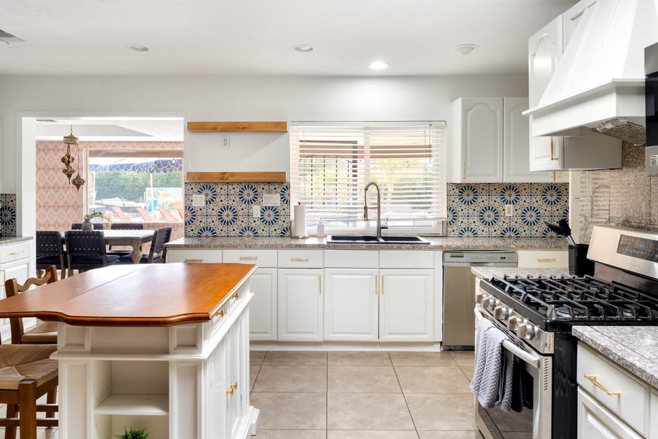 Complete with high-end appliances and all the tools you need to create culinary masterpieces during your stay.