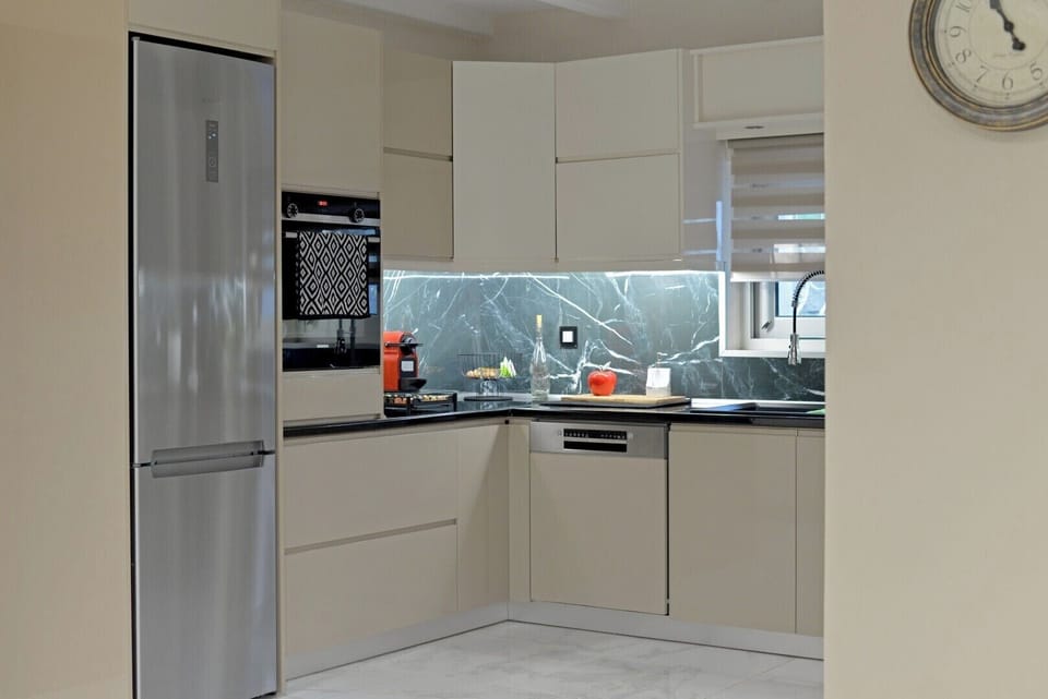Family House, Garden View | Private kitchen | Electric kettle, toaster