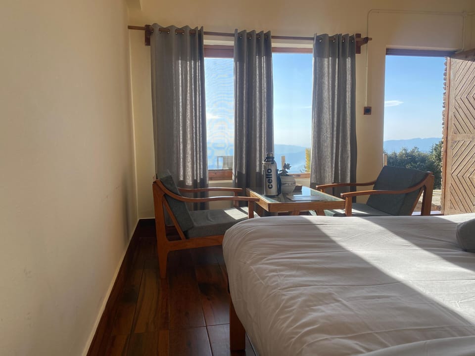 Valley View Deluxe Room with Sitout | Free WiFi, bed sheets