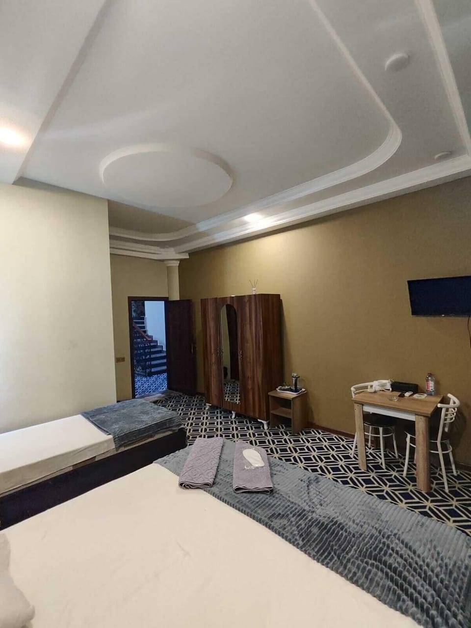City Triple Room | Soundproofing, free WiFi, bed sheets