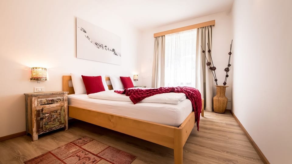 Classic Double Room, City View | Desk, laptop workspace, soundproofing, free cribs/infant beds