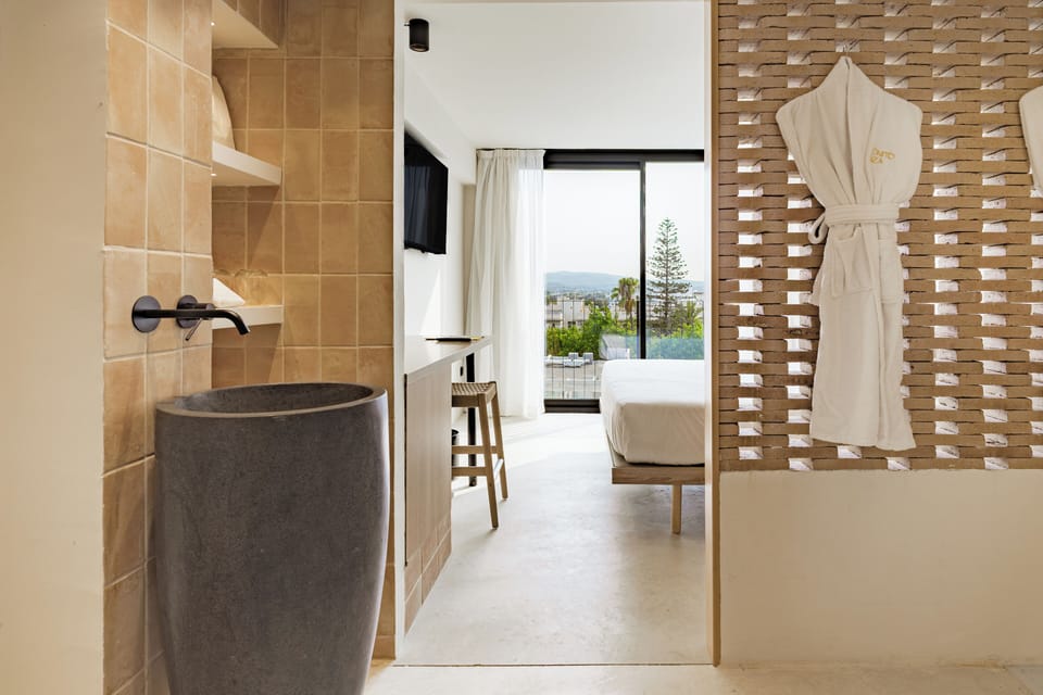 Free toiletries, hair dryer, bathrobes, towels