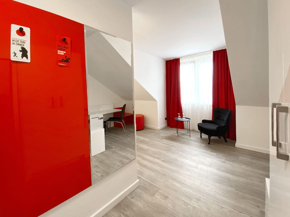 Comfort Double Room | In-room safe, free WiFi, bed sheets