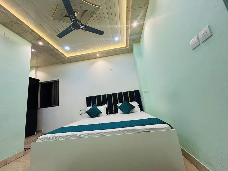 Double Room | Egyptian cotton sheets, premium bedding, individually decorated