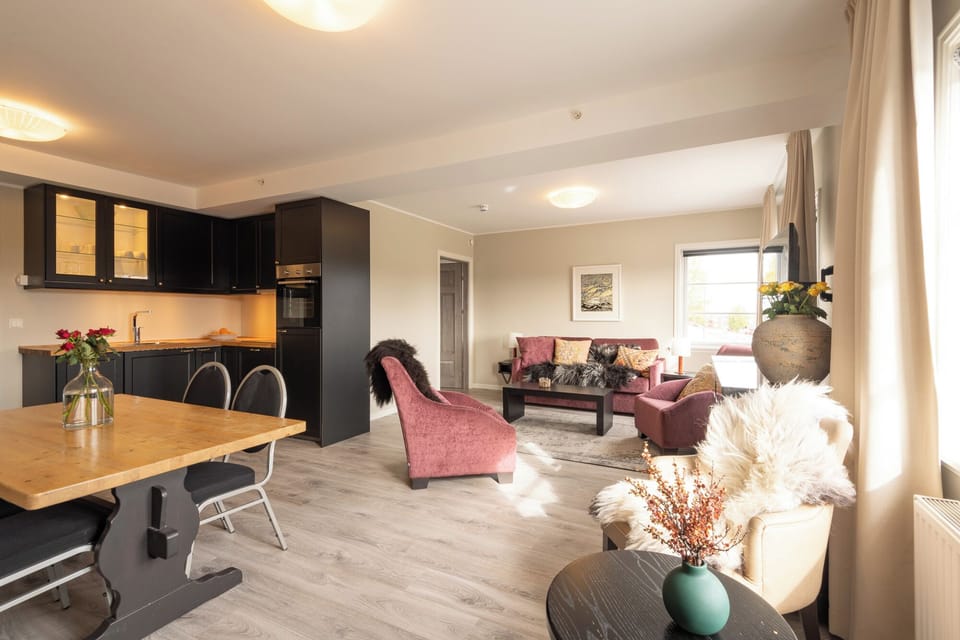 Family Condo | Private kitchen | Mini-fridge, highchair, eco-friendly cleaning products