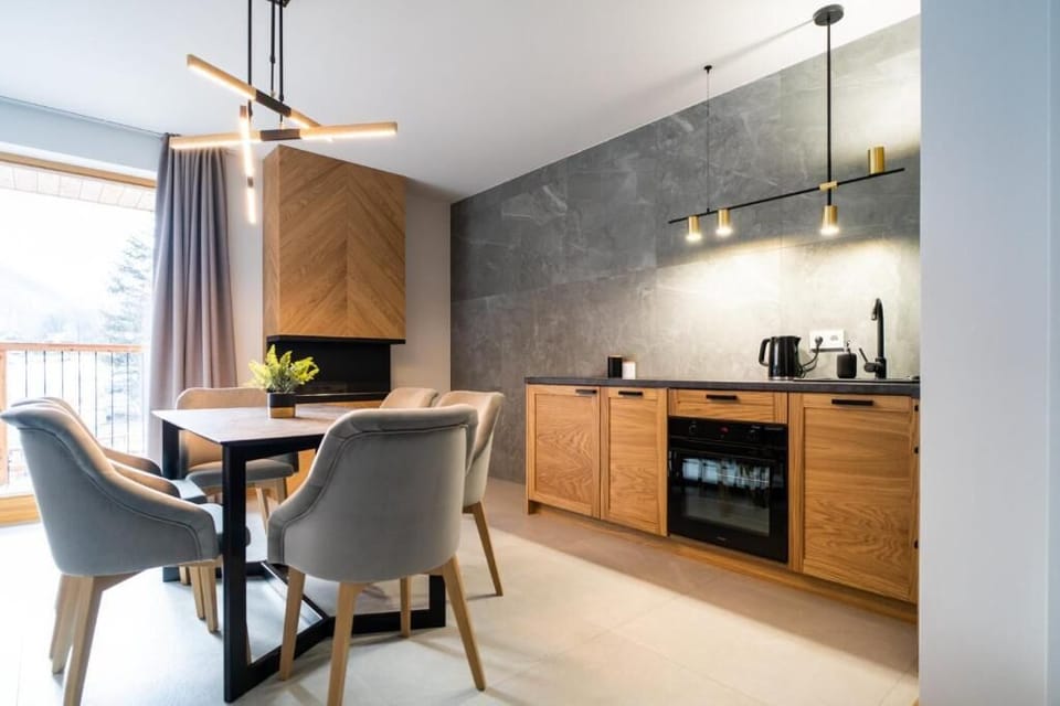 Superior Apartment, Mountain View | Living room | 60-inch flat-screen TV with satellite channels