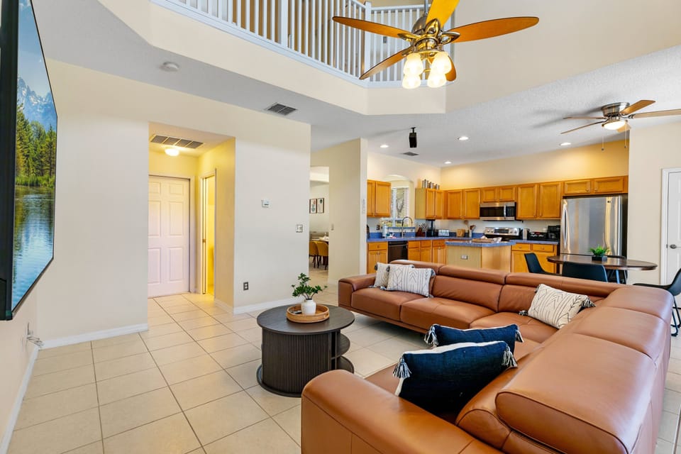 Alternate view of the living room.