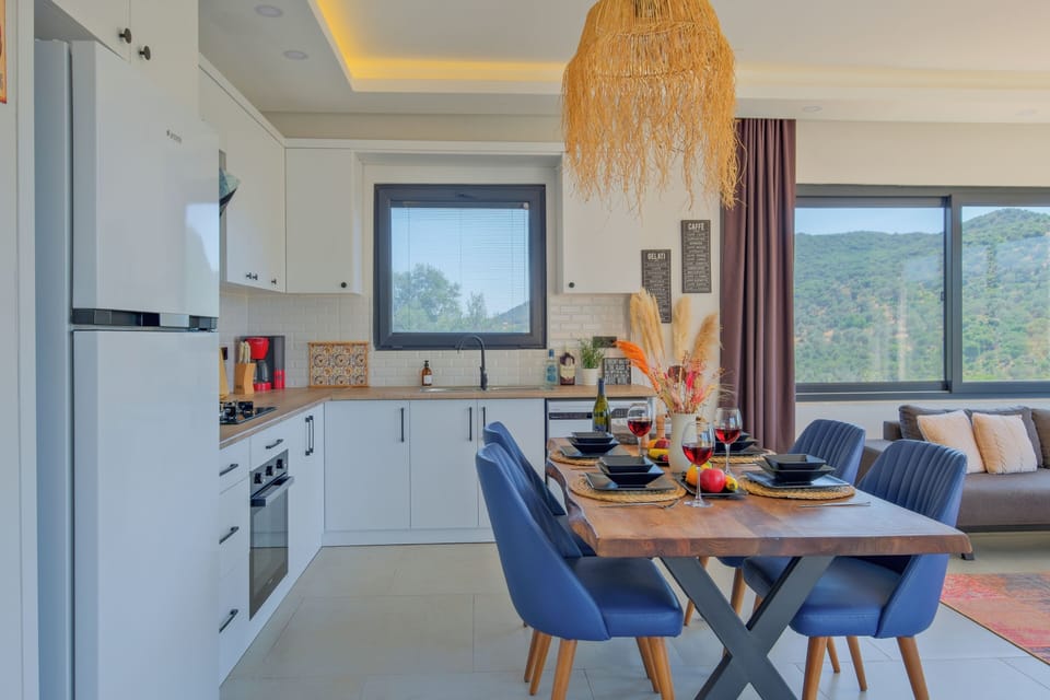 panoramic large living room
*pointed hill villas