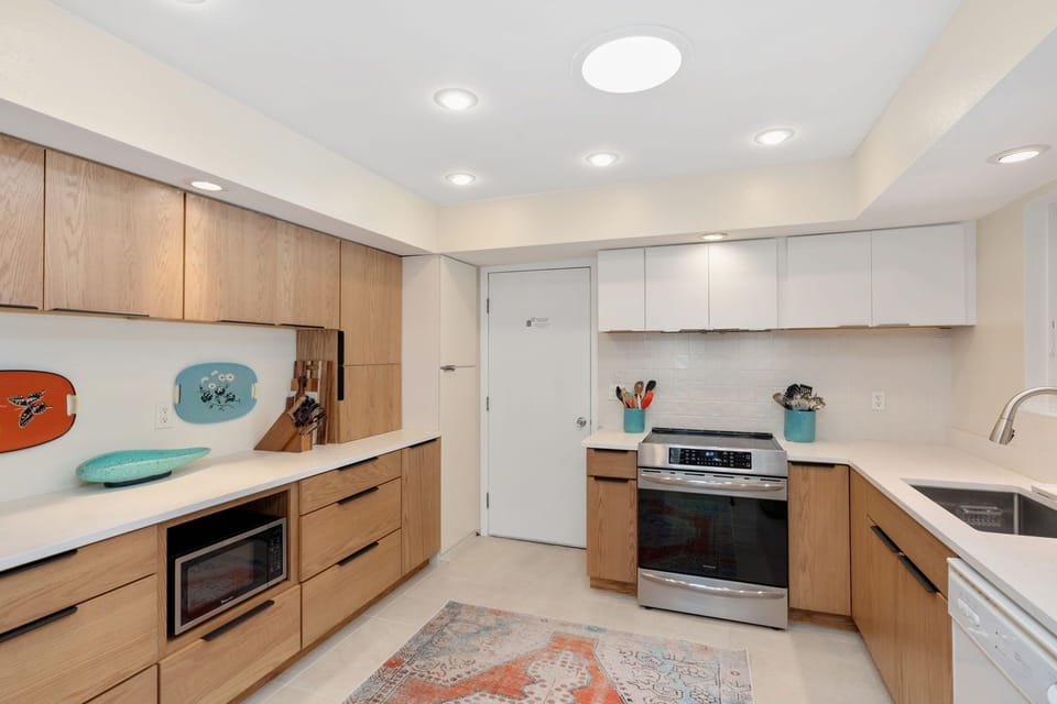House, 2 Queen Beds, Patio, Garden View (1012 Sailor's Reef) | Private kitchen | Fridge, microwave, oven, stovetop