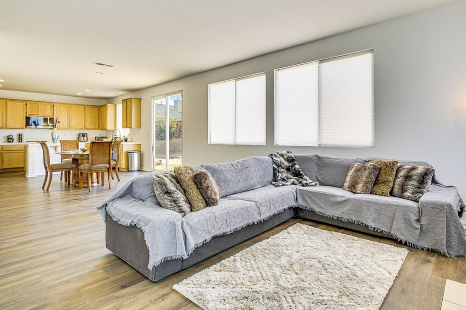 House (5 Bedrooms) | Interior