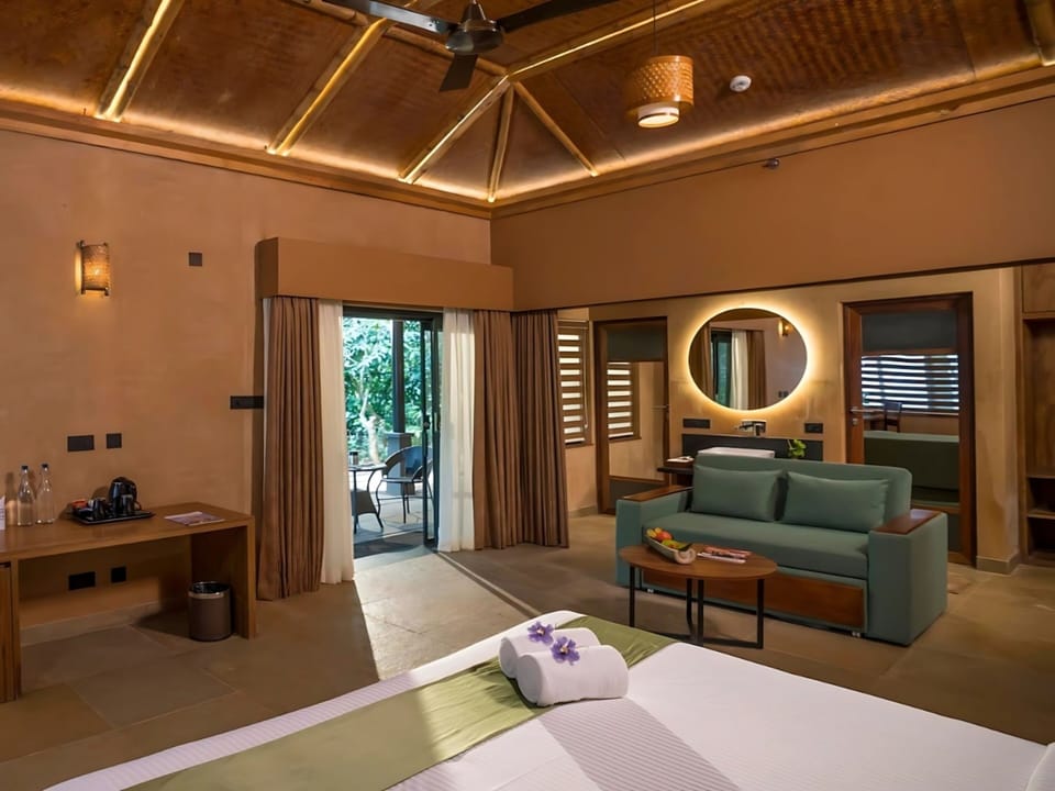 Kalindi Suite Cottage | Premium bedding, individually furnished, desk, laptop workspace