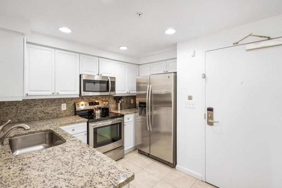 Fully Stocked Kitchen