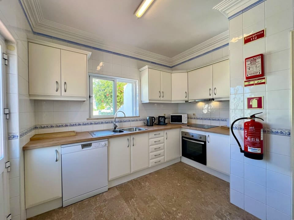 Coffee/tea maker, microwave, oven, dishwasher