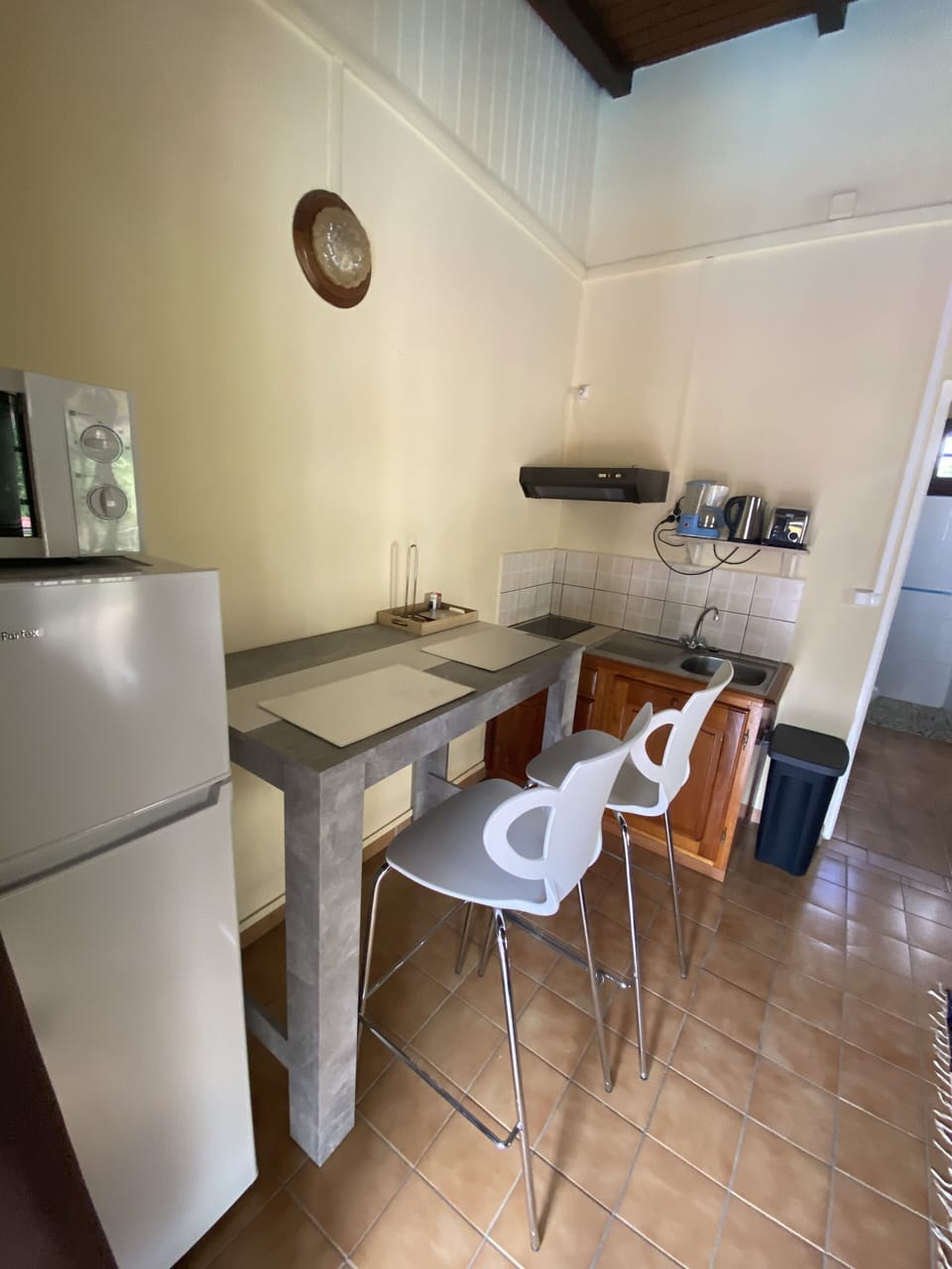 Junior Suite | Private kitchenette | Paper towels