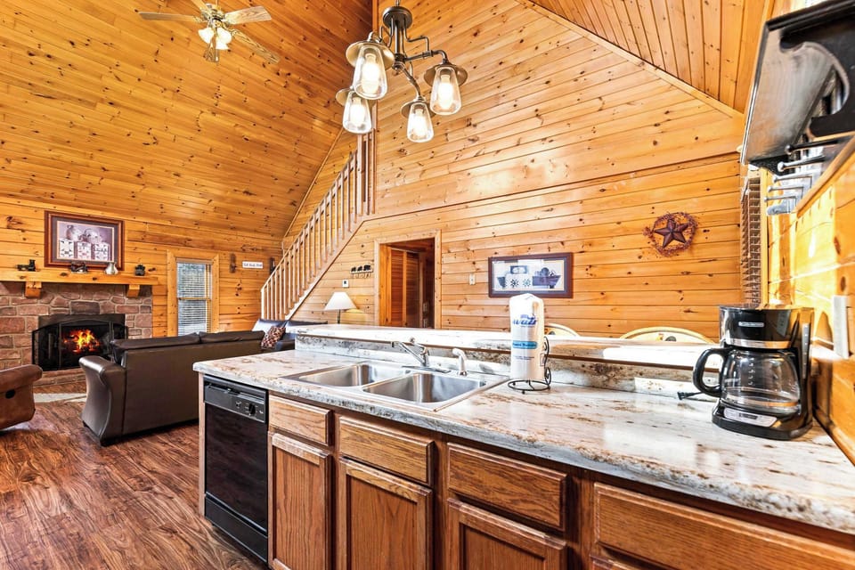 Full kitchen 