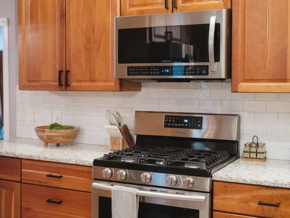 Prepare delicious meals with ease using our gas stove, perfect for bringing the family together! 