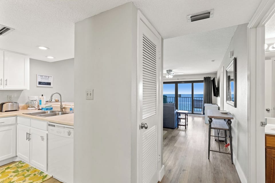 Entrance - Full Kitchen
