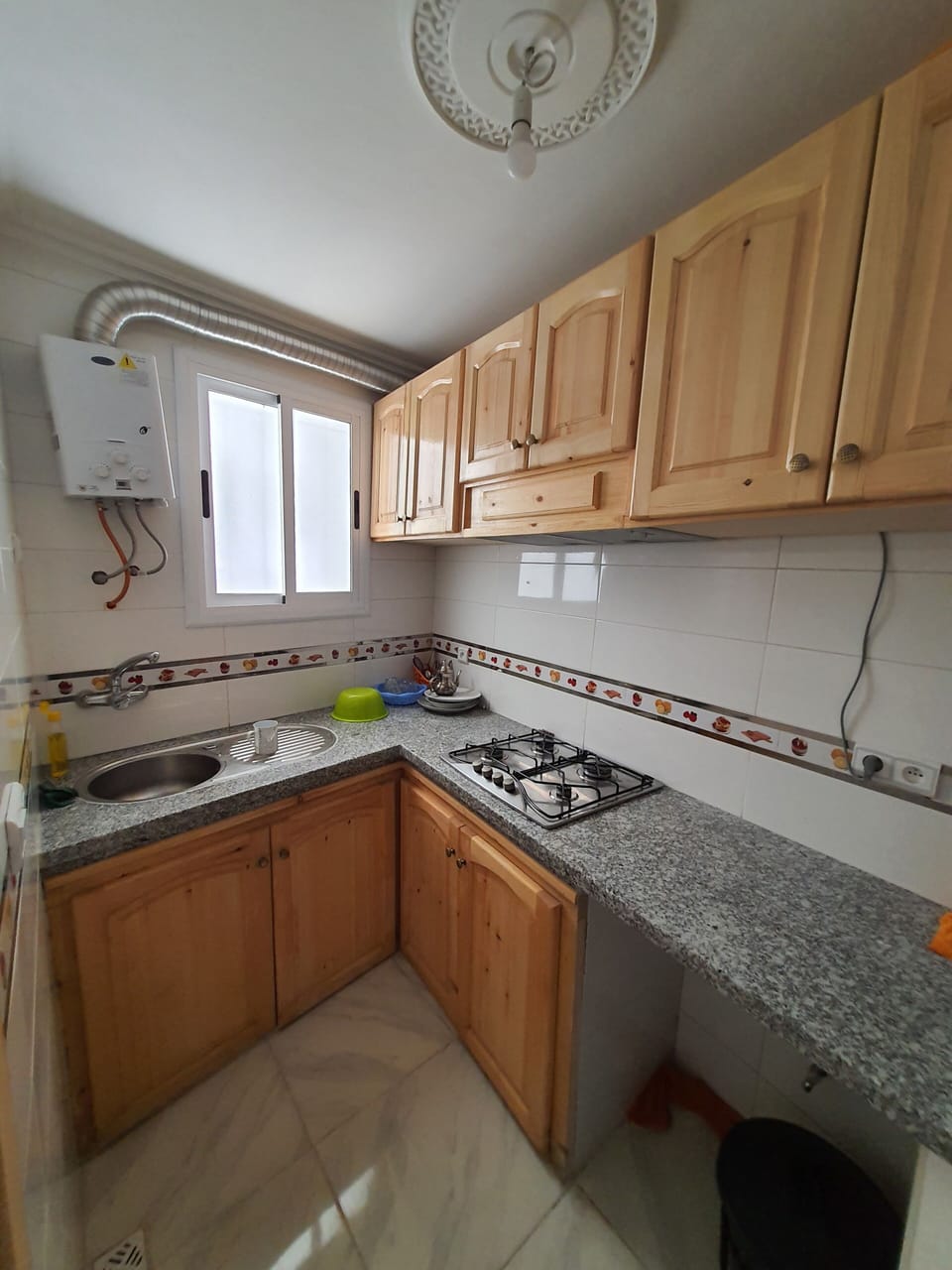Basic Room | Private kitchen | Microwave, cookware/dishes/utensils