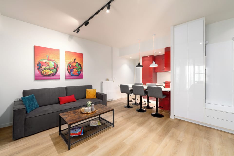 Spacious Living room