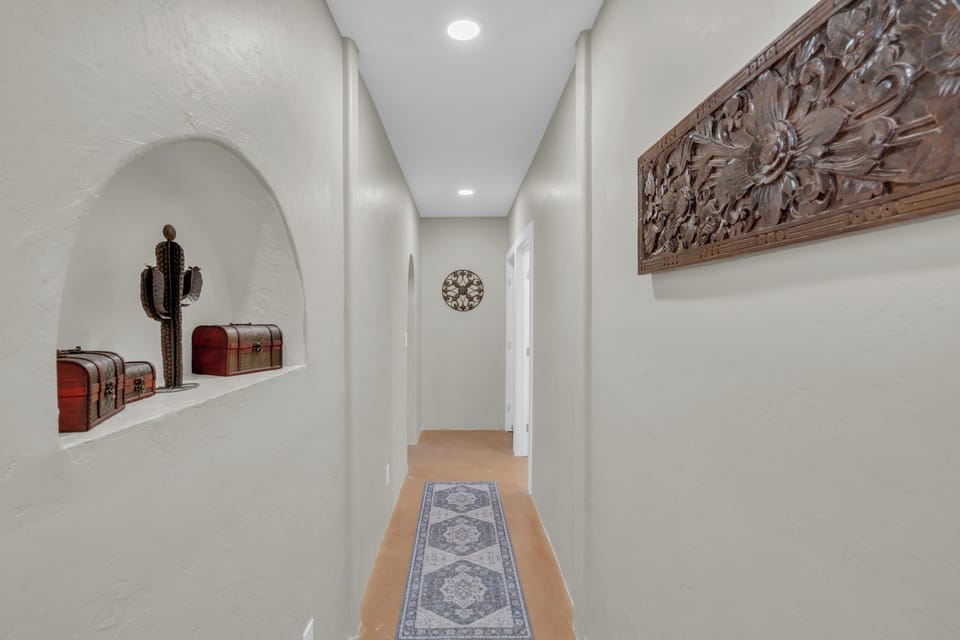 Hallway to adjacent Bedroom 
