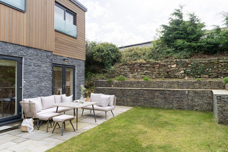 1 Hedgerows, Watergate Bay, Cornwall, self catering with Beach Retreats.