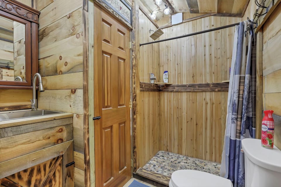 Cozy Cabin Cabin in Ohio