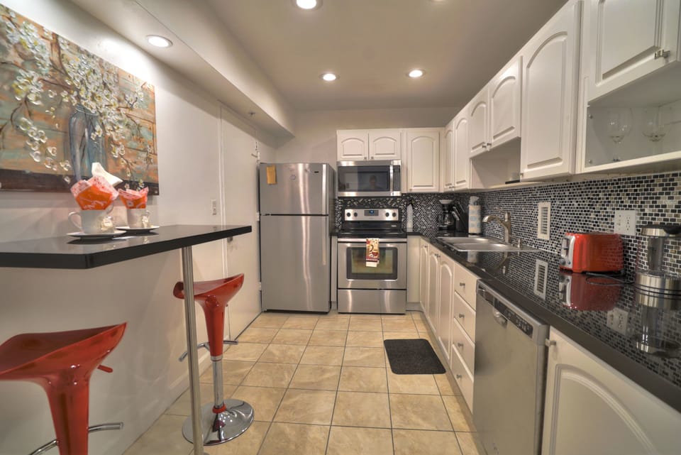 2 bedrooms, in-room safe, individually decorated, individually furnished