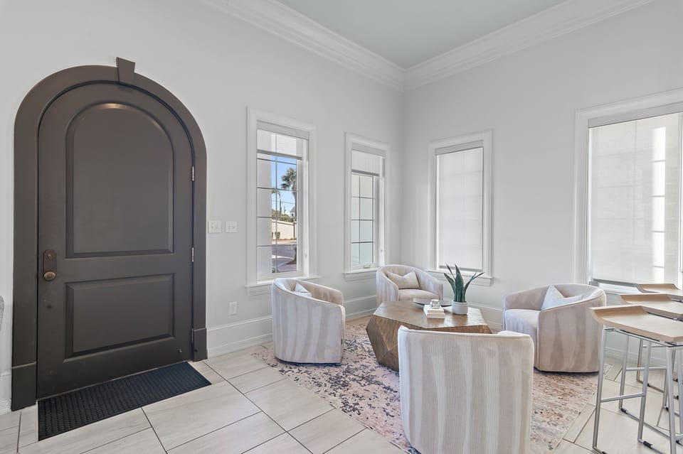 The Blue Pearl - Blue Mountain Beach - First Floor - Living Area