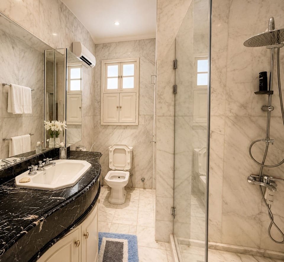 French Lady | Bathroom | Shower, rainfall showerhead, hair dryer (on request), bidet