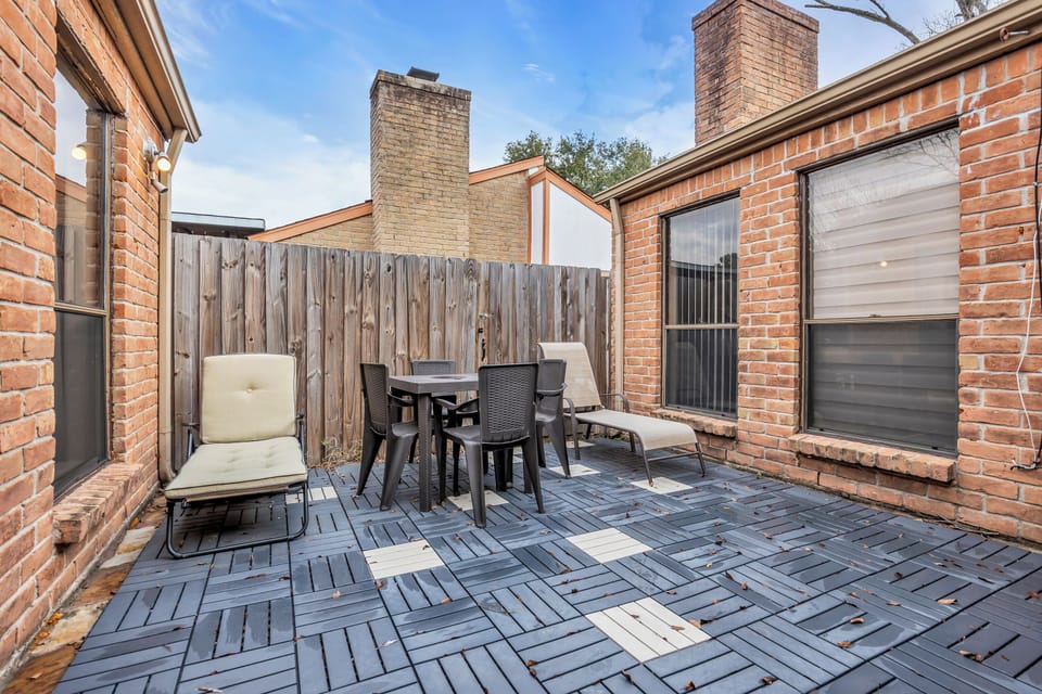 Patio One (private)
Sun loungers
Table and chairs
