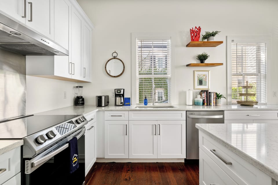 2 Bedrooms | 2 Blocks to King | The Kronos Suite