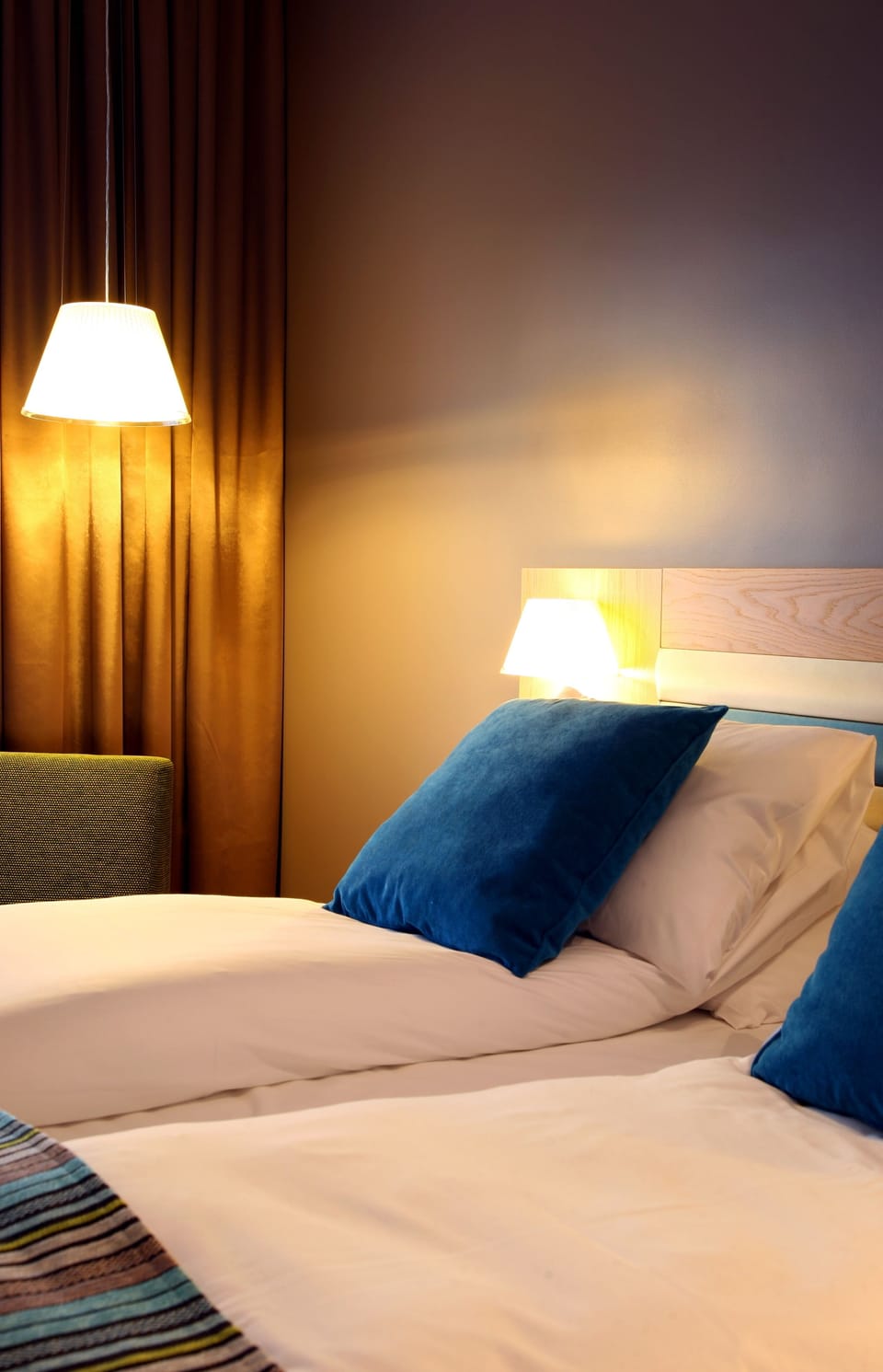 Minibar, free WiFi, bed sheets, alarm clocks