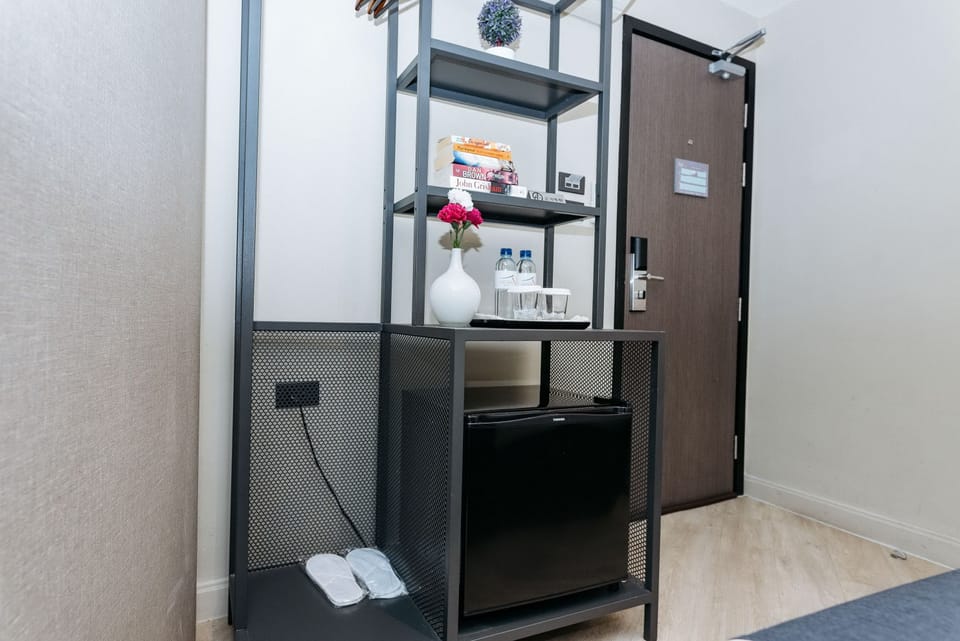 Standard Queen without window | Room amenity