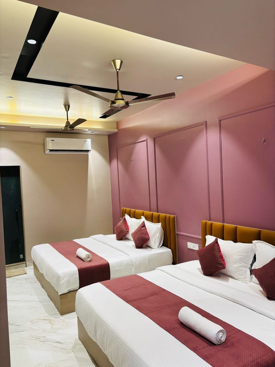 Family Double Room | Free WiFi
