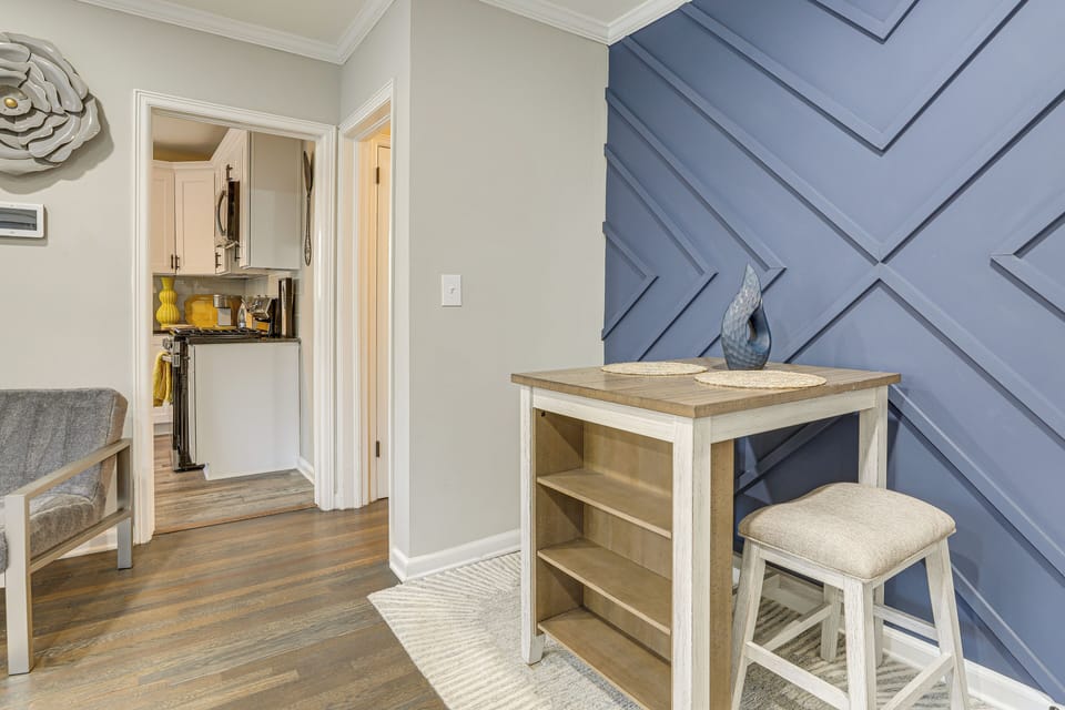 Dining Area | Dishware/Flatware