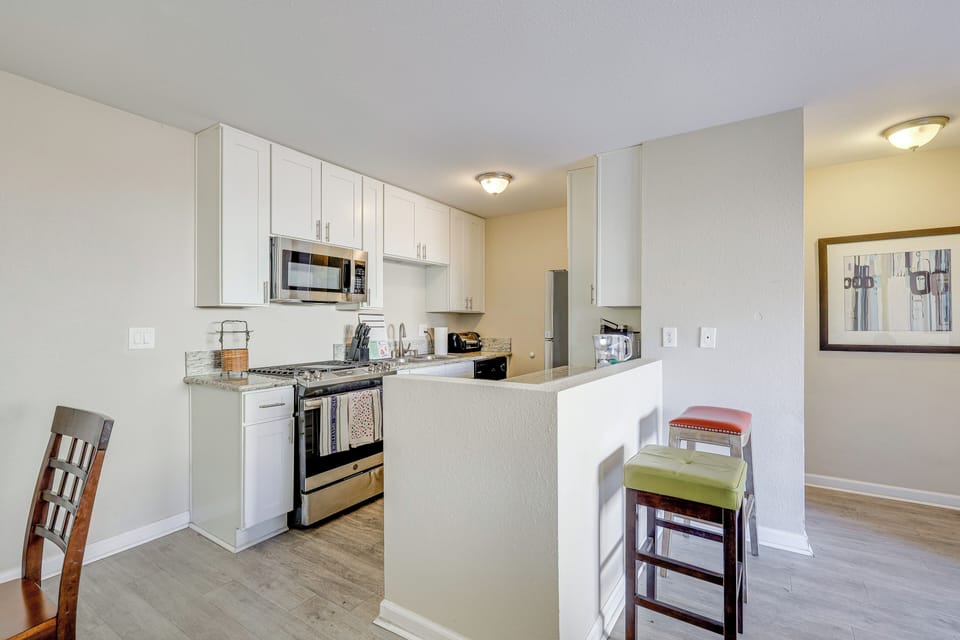 Kitchen | Refrigerator | Dishwasher