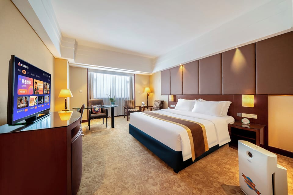 Comfort Single Room, City View | Premium bedding, minibar (some free items), in-room safe, desk