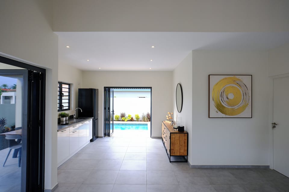 House, 2 Bedrooms, Smoking, Private Pool | Living room