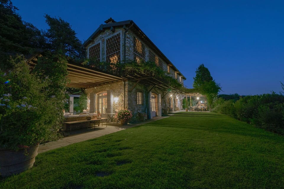 Balcony / Terrace / Patio, Building Exterior, Garden, Main Entrance, Outdoor, Spring, Summer