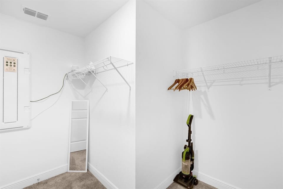 Large closet to put all your clothes