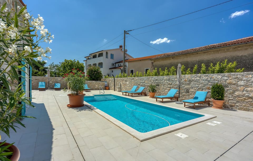 pool