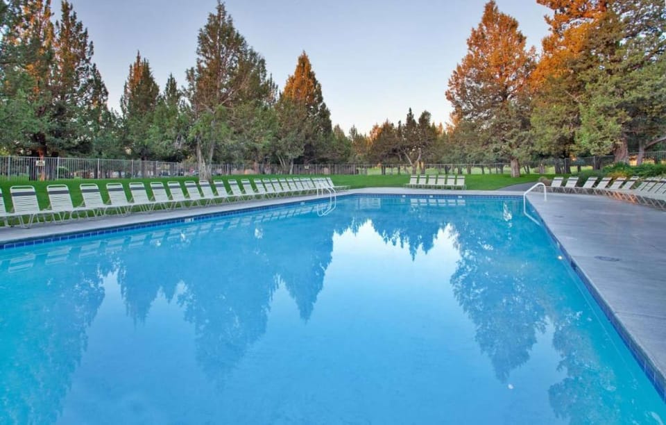 Eagle Crest Resort - Outdoor Pool