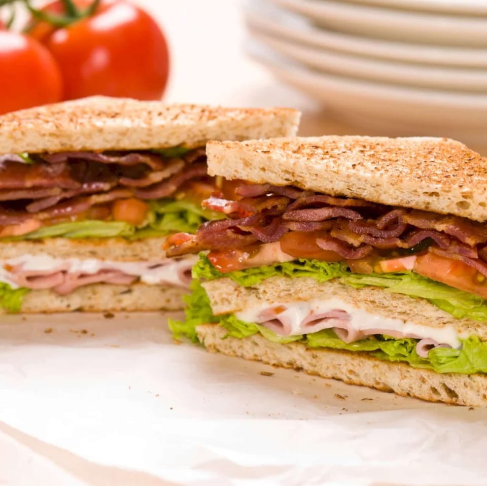 Greenside Cafe is located next to the Golf Shop on the Ridge Golf Course featuring a wide variety of snacks and beverages, fresh sandwiches, salads and burgers and daily specials. Grab a cold beverage and enjoy a game or the views of the driving range.