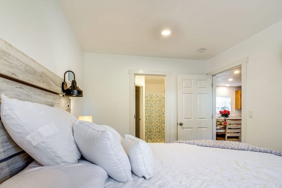 Near Ocean: 'home Away From Home' in Gold Beach Cottage in Oregon