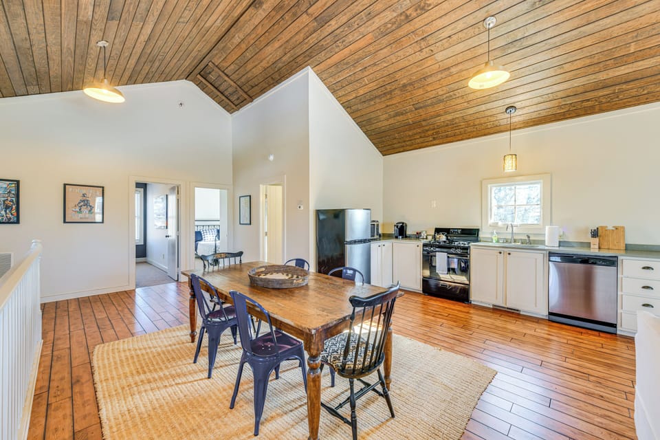 House (2 Bedrooms) | Interior
