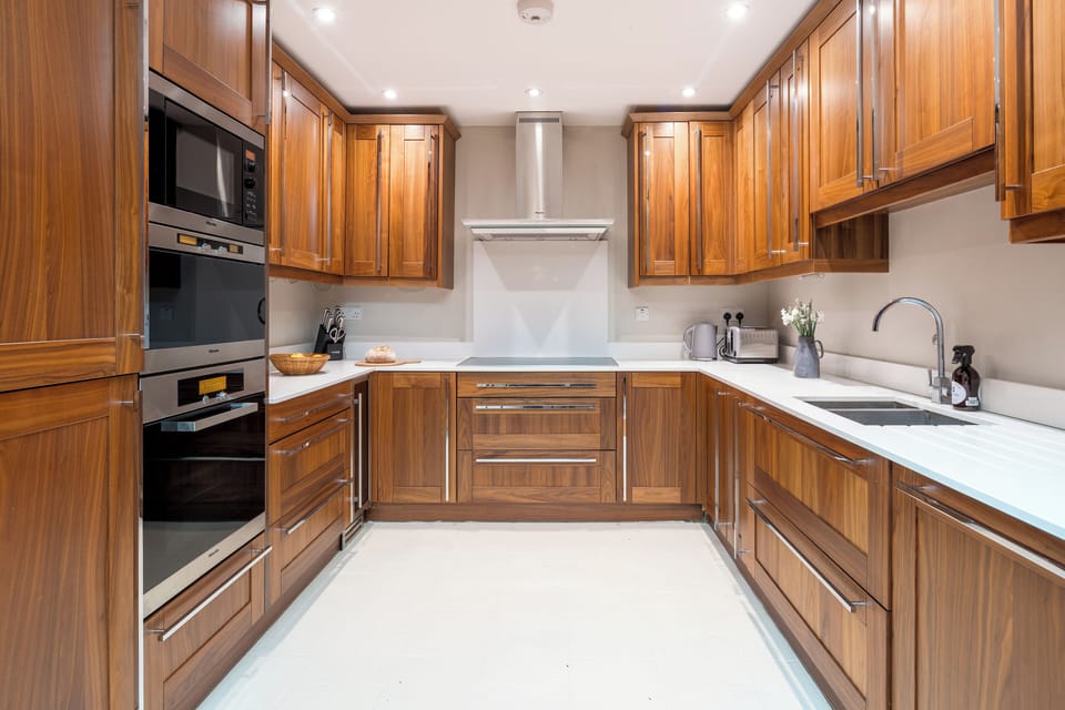 Standard House | Private kitchen | Espresso maker, electric kettle