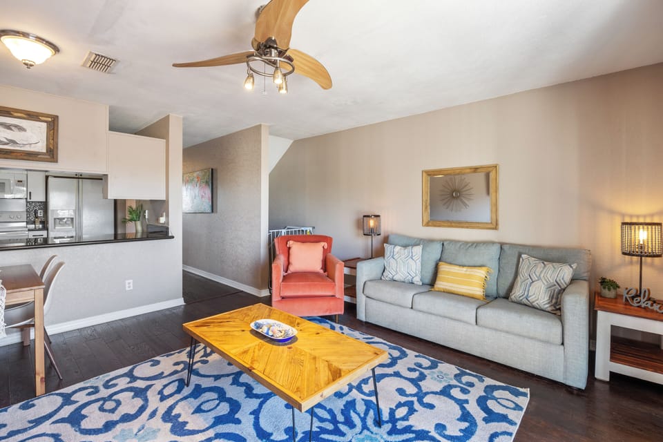 Kate's Place at 13554 Perdido Key Drive - Only 5 minutes to white beaches and blue water!