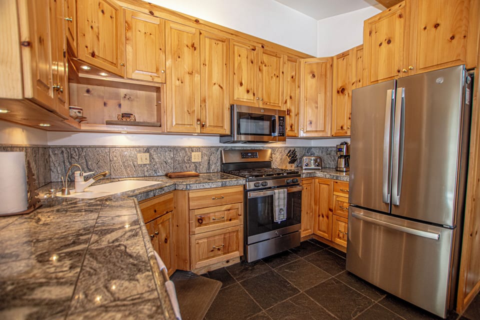 KT 22 VIEW - Kitchen