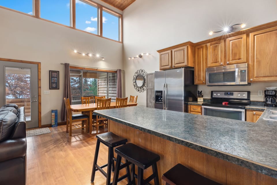 Villa #23 - 5 Bedrooms, 3.5 Bathrooms | Private kitchen | Fridge, microwave, oven, stovetop