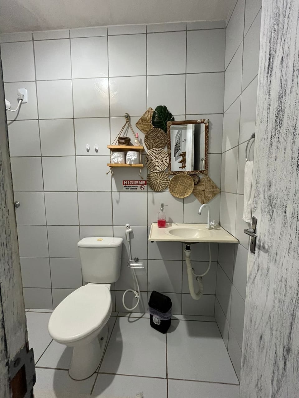 Standard Double Room | Bathroom | Shower, towels, soap, shampoo
